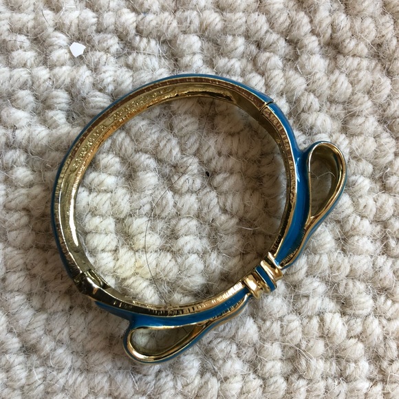 Darling Bow Bracelet - Picture 2 of 5